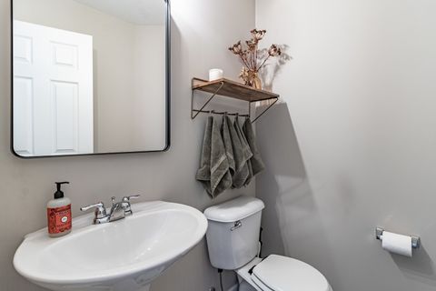 Tiny photo for 523 Town Center Boulevard, Gilberts, IL 60136 (MLS # 12594634)