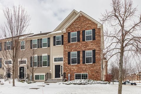 Tiny photo for 523 Town Center Boulevard, Gilberts, IL 60136 (MLS # 12594634)