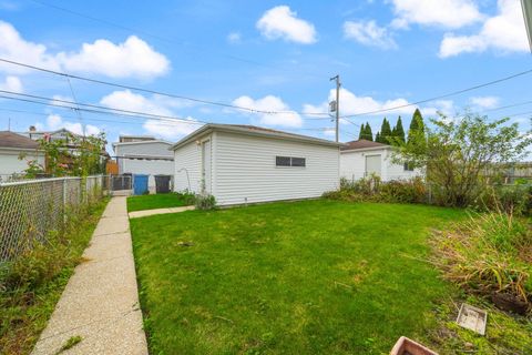 Tiny photo for 2735 N MANGO Avenue, Chicago, IL 60639 (MLS # 12496203)