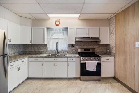 Tiny photo for 2735 N MANGO Avenue, Chicago, IL 60639 (MLS # 12496203)
