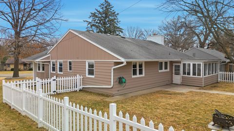 Tiny photo for 923 Institute Boulevard, Dixon, IL 61021 (MLS # 12570906)