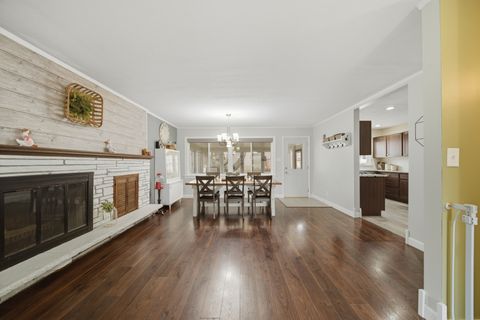 Tiny photo for 923 Institute Boulevard, Dixon, IL 61021 (MLS # 12570906)