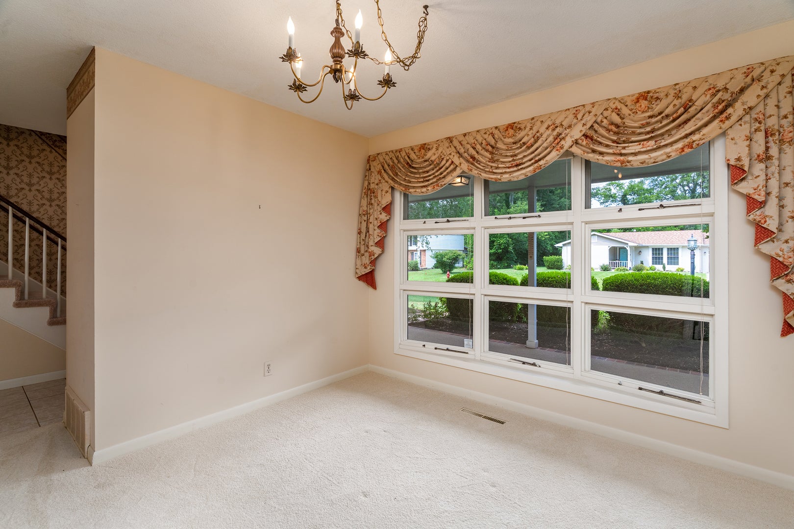 107 N Lark Lane