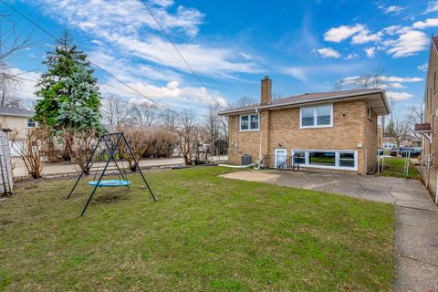 Tiny photo for 8231 Kilbourn Avenue, Skokie, IL 60076 (MLS # 12591307)