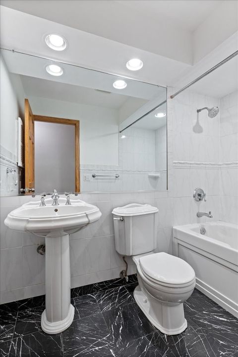 Tiny photo for 414 S Dee Road, Park Ridge, IL 60068 (MLS # 12490586)