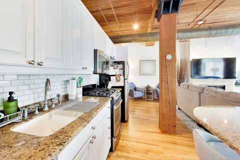 Tiny photo for 550 N Kingsbury Street #422, Chicago, IL 60654 (MLS # 12630487)