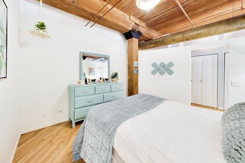 Tiny photo for 550 N Kingsbury Street #422, Chicago, IL 60654 (MLS # 12630487)
