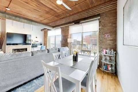 Tiny photo for 550 N Kingsbury Street #422, Chicago, IL 60654 (MLS # 12630487)