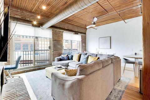 Tiny photo for 550 N Kingsbury Street #422, Chicago, IL 60654 (MLS # 12630487)