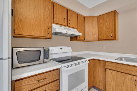 Tiny photo for 613 E 3rd Street #4, Lockport, IL 60441 (MLS # 12497187)