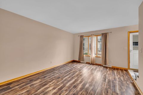Tiny photo for 613 E 3rd Street #4, Lockport, IL 60441 (MLS # 12497187)