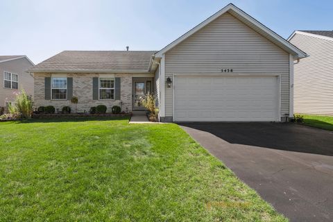 Photo of 5438 Danbury Circle, Lake In The Hills, IL 60156 (MLS # 12496604) Photo of 5438 Danbury Circle, Lake In The Hills, IL 60156 (MLS # 12496604)
