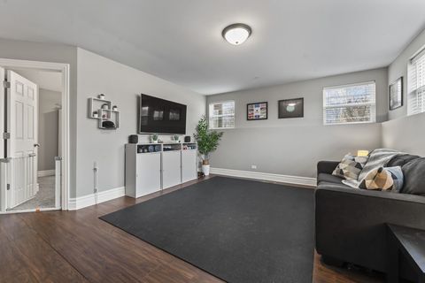 Tiny photo for 1100 Tuscany Drive, Streamwood, IL 60107 (MLS # 12572352)