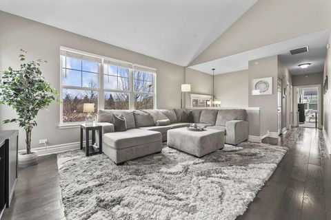 Tiny photo for 1100 Tuscany Drive, Streamwood, IL 60107 (MLS # 12572352)