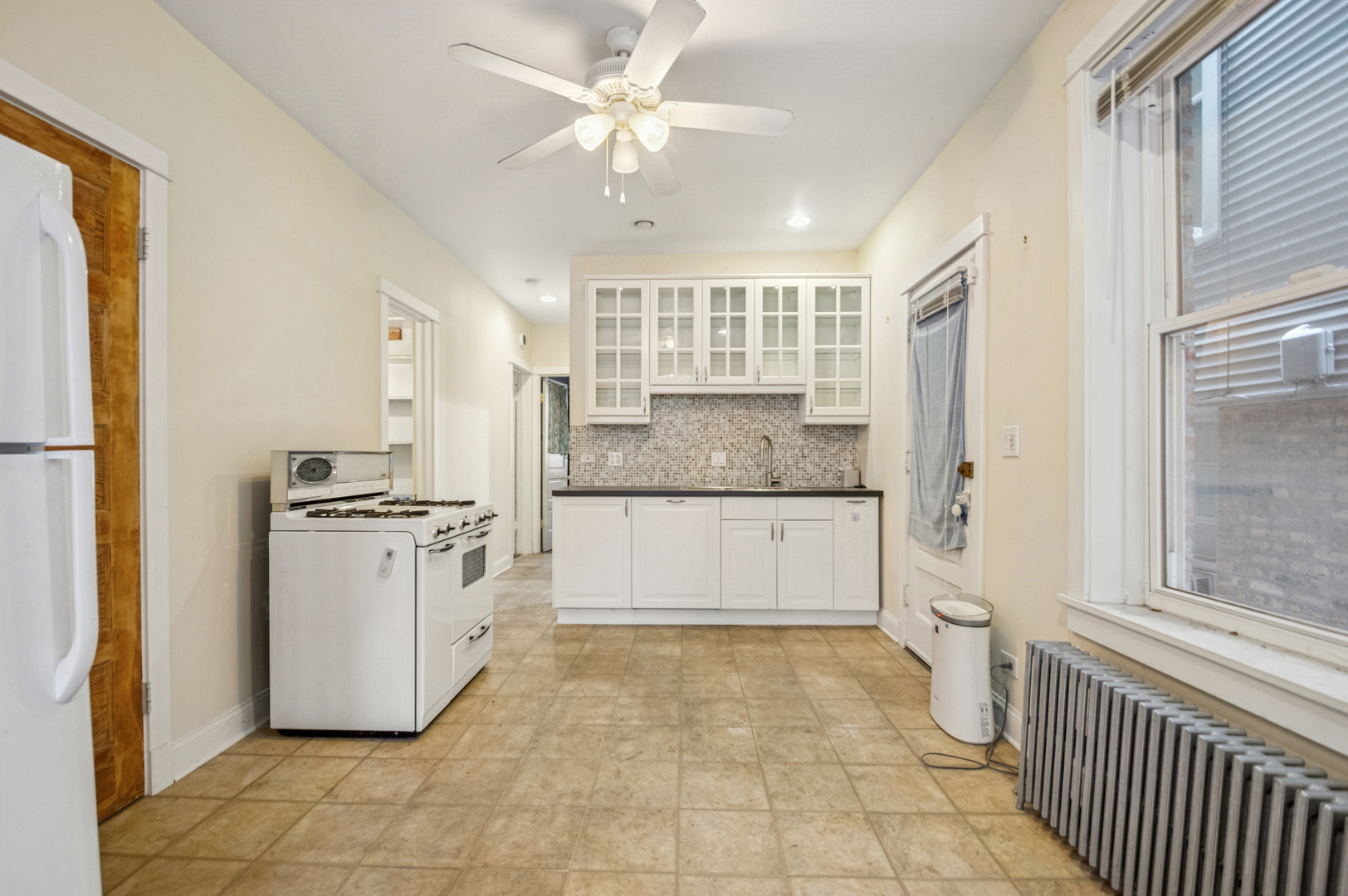 3443 N Oakley Avenue