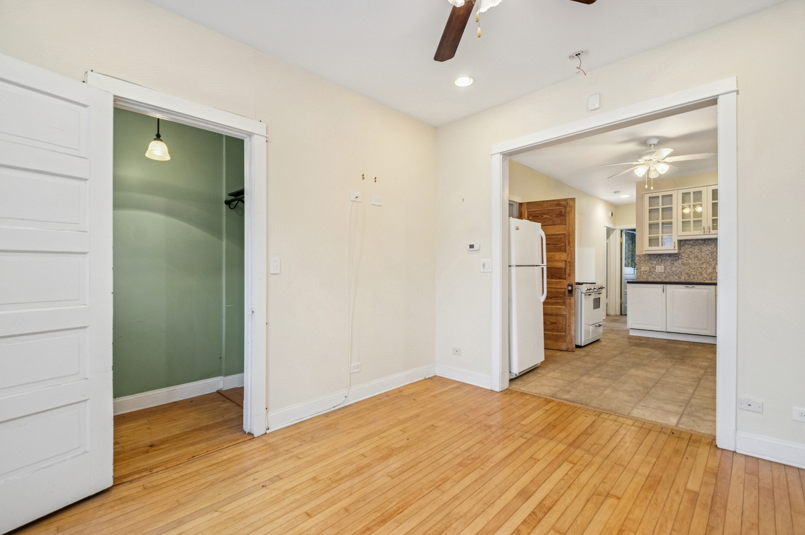 3443 N Oakley Avenue