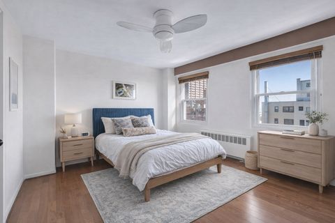 Tiny photo for 2909 N Sheridan Road #1703, Chicago, IL 60657 (MLS # 12605727)