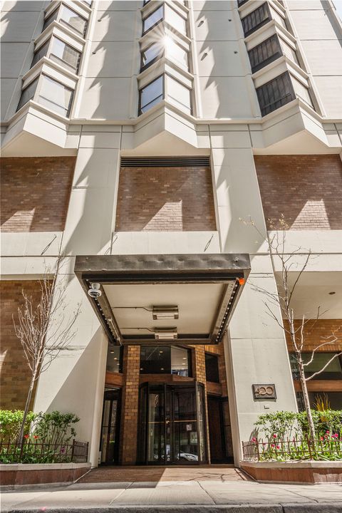 400 E Ohio Street 3203 Chicago IL 60611