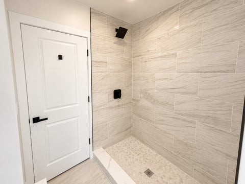 Tiny photo for 8332 S Oglesby Avenue, Chicago, IL 60617 (MLS # 12775923)