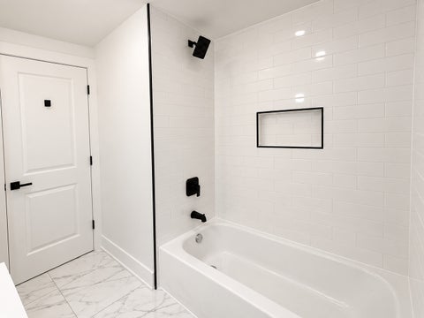 Tiny photo for 8332 S Oglesby Avenue, Chicago, IL 60617 (MLS # 12775923)
