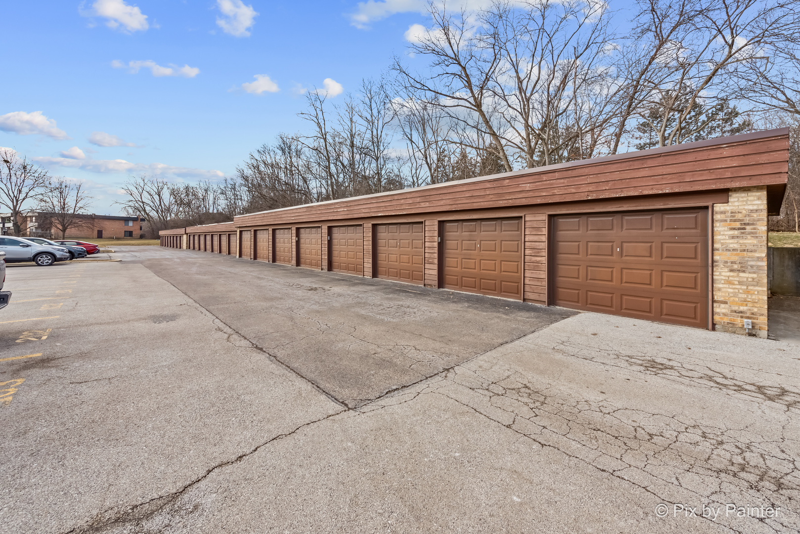 1354 N Sterling Avenue 103