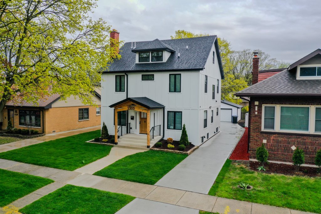 2305 W 111th Place