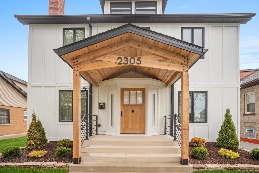 2305 W 111th Place