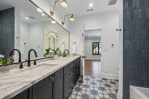 Tiny photo for 1427 Kenilworth Lane, Glenview, IL 60025 (MLS # 12559800)