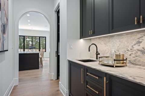 Tiny photo for 1427 Kenilworth Lane, Glenview, IL 60025 (MLS # 12559800)