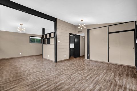 Tiny photo for 602 Colton Avenue, Bloomington, IL 61701 (MLS # 12668742)