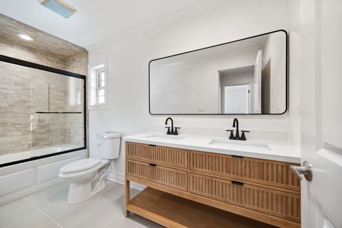 Tiny photo for 711 S 4th Avenue, Libertyville, IL 60048 (MLS # 12558681)