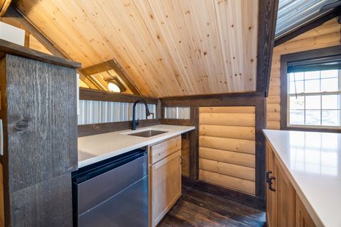 Tiny photo for 711 S 4th Avenue, Libertyville, IL 60048 (MLS # 12558681)