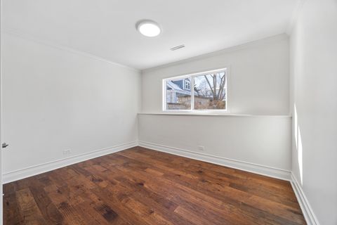 Tiny photo for 711 S 4th Avenue, Libertyville, IL 60048 (MLS # 12558681)