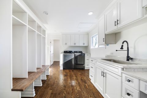 Tiny photo for 711 S 4th Avenue, Libertyville, IL 60048 (MLS # 12558681)