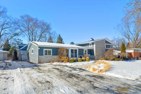 711 S 4th Avenue Libertyville IL 60048