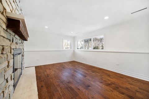 Tiny photo for 711 S 4th Avenue, Libertyville, IL 60048 (MLS # 12558681)