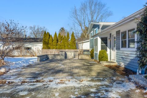 Tiny photo for 711 S 4th Avenue, Libertyville, IL 60048 (MLS # 12558681)