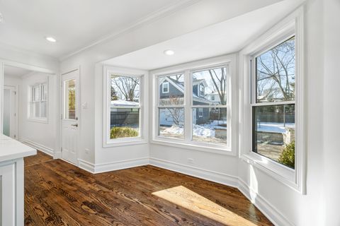 Tiny photo for 711 S 4th Avenue, Libertyville, IL 60048 (MLS # 12558681)