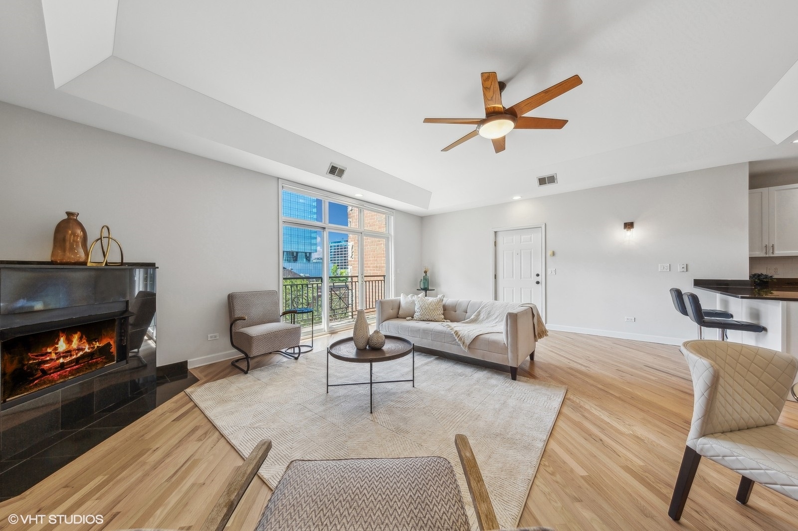 820 W Hubbard Street 4