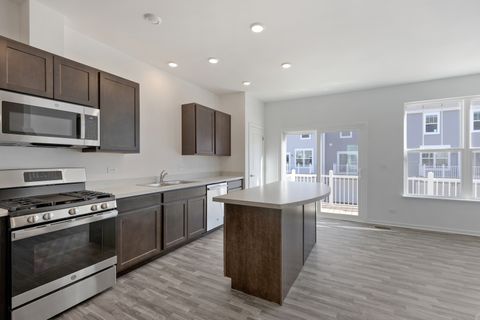 Tiny photo for 530 Wolverine Drive, Aurora, IL 60502 (MLS # 12577986)