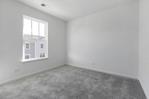 Tiny photo for 530 Wolverine Drive, Aurora, IL 60502 (MLS # 12577986)