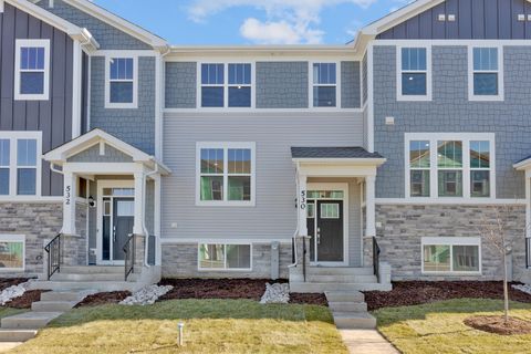 Tiny photo for 530 Wolverine Drive, Aurora, IL 60502 (MLS # 12577986)