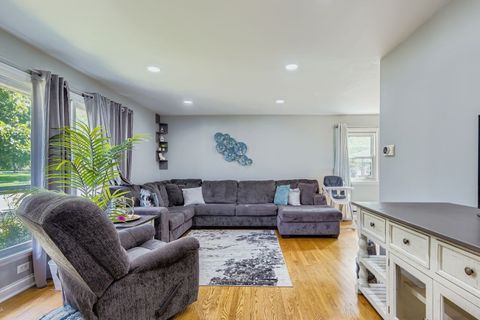 Tiny photo for 4509 W 105th Street, Oak Lawn, IL 60453 (MLS # 12488172)