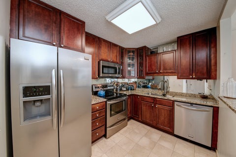 Tiny photo for 33 W Delaware Place #19H, Chicago, IL 60610 (MLS # 12781428)