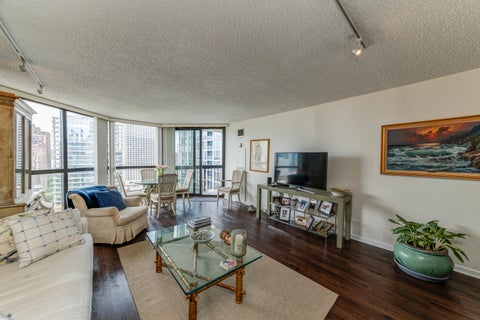 Tiny photo for 33 W Delaware Place #19H, Chicago, IL 60610 (MLS # 12781428)