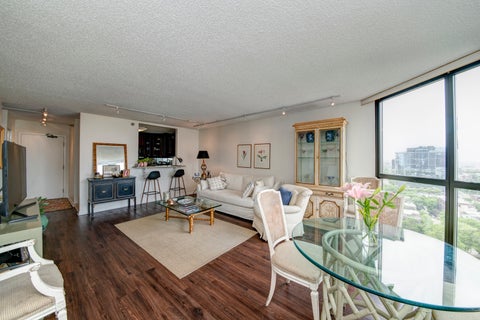 Tiny photo for 33 W Delaware Place #19H, Chicago, IL 60610 (MLS # 12781428)