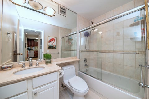 Tiny photo for 33 W Delaware Place #19H, Chicago, IL 60610 (MLS # 12781428)