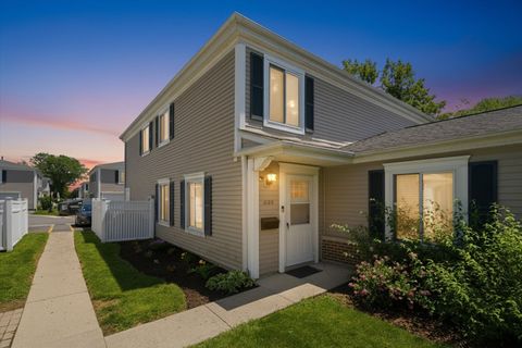 Photo of 1130 Cove Drive, Prospect Heights, IL 60070 (MLS # 12687244)