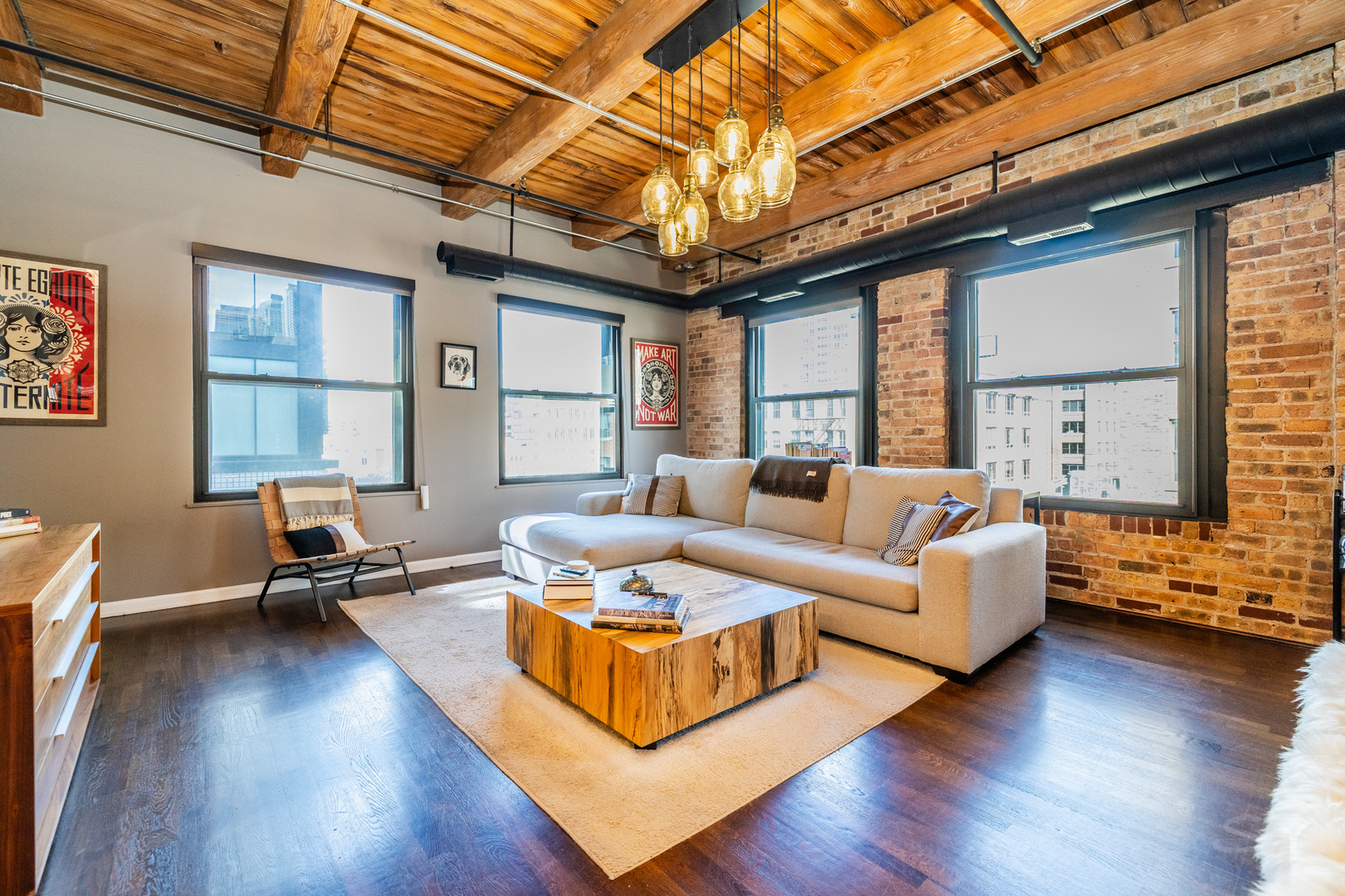 225 W Huron Street 515