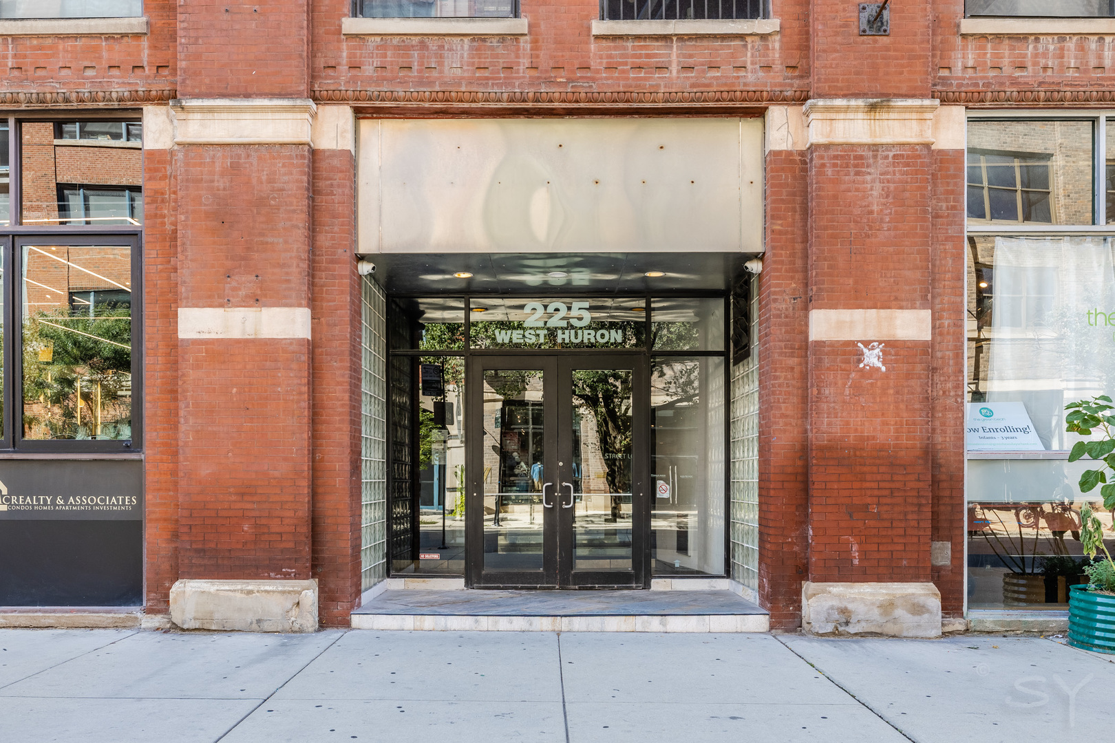 225 W Huron Street 515